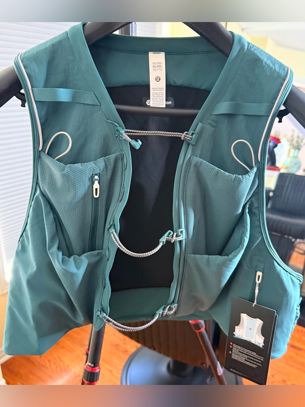 Gorgeous Men's Fast and Free Trail Running Vest!!!